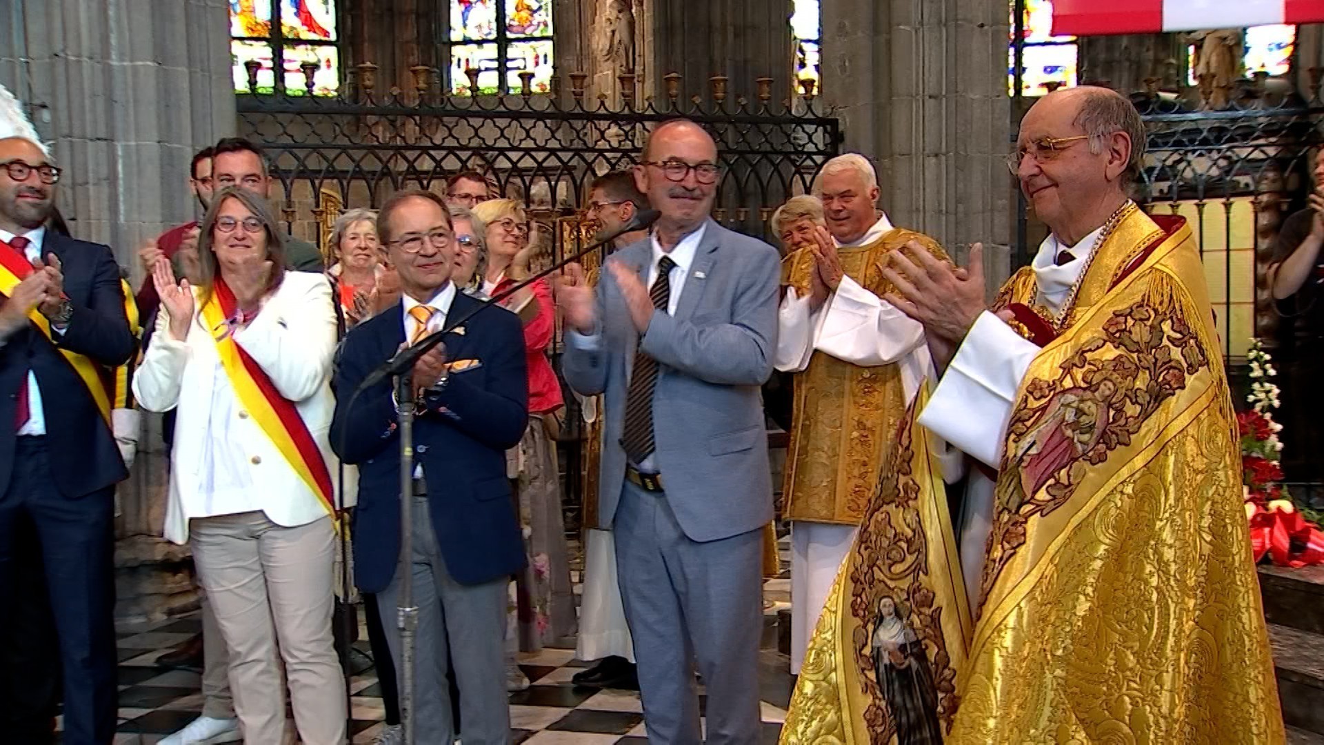 Mons: La dernière cérémonie de remontée de la chasse pour le doyen André Minet