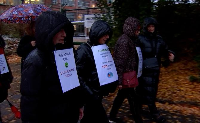 Saint-Ghislain - Une chaîne humaine d'enseignants