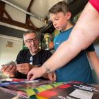 Un super-collectionneur de cartes Panini propose des échanges à la bourse du RLC Mesvin