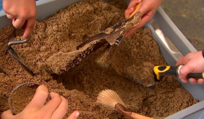 Mons - Découvrez le métier d'archéologue!