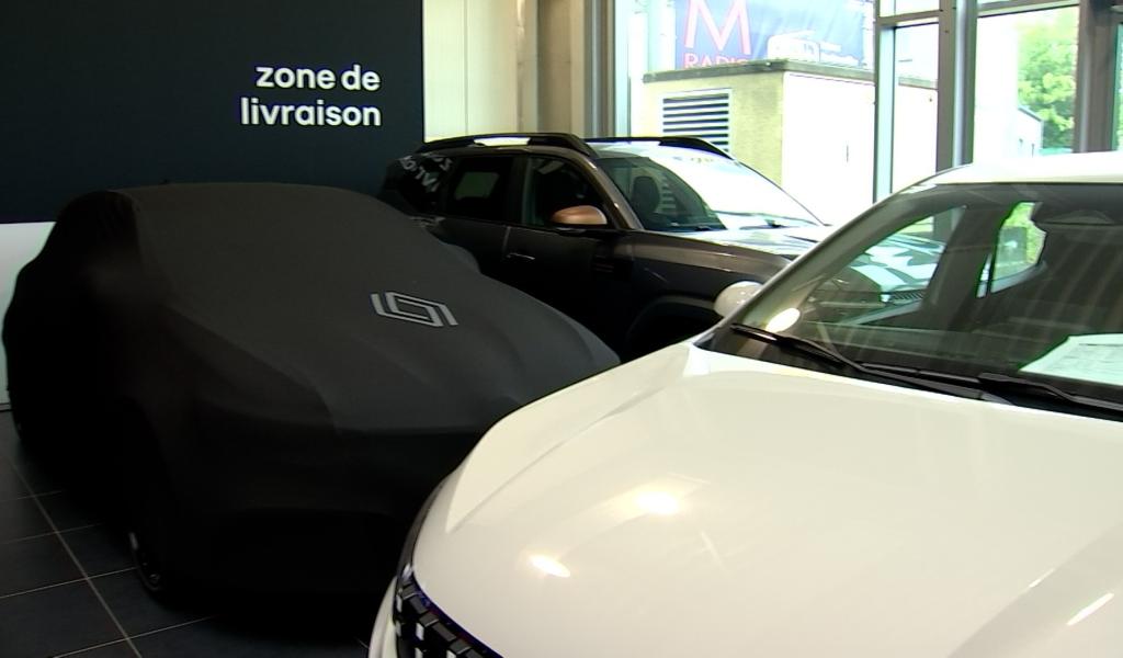 Grève chez Bpost : les concessionnaires attendent encore des plaques de voitures neuves