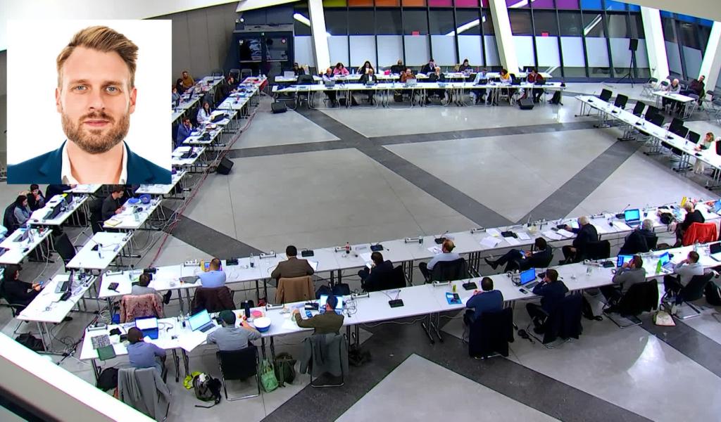Diminuer le nombre de conseillers communaux? Mons vote "oui" à l'unanimité